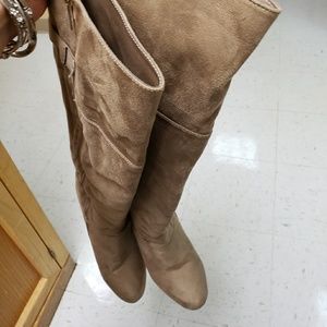 Avenue Boots
